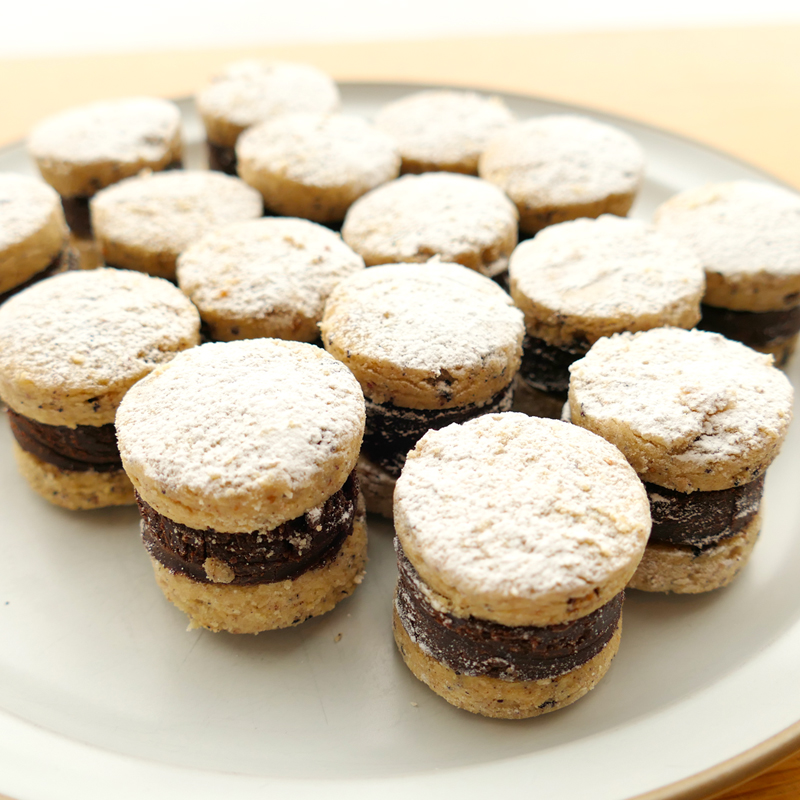 ブルーベリーのポルボロンショコラサンド」藤田 郁美　様